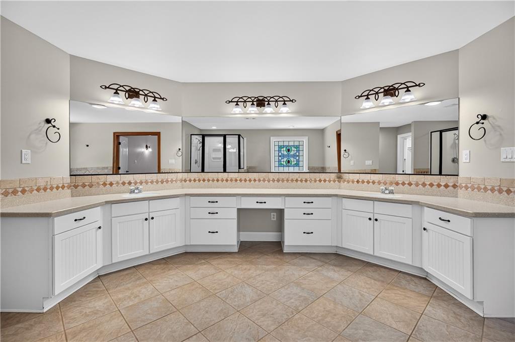 221 Valley Way Property Photo 27
