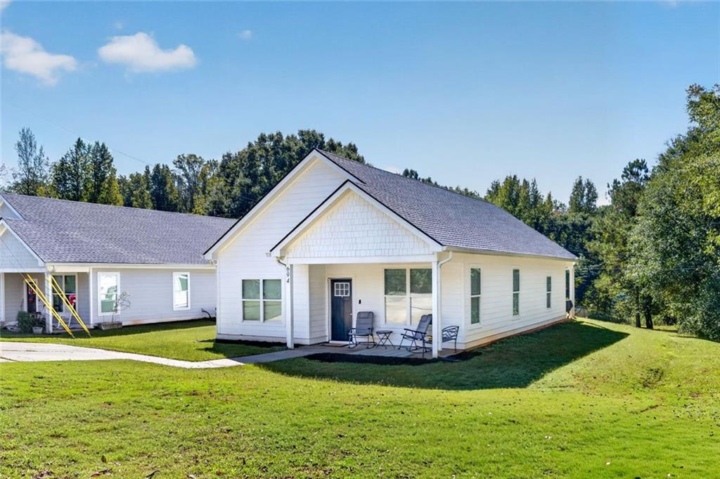 694 Railroad Avenue Property Photo 1