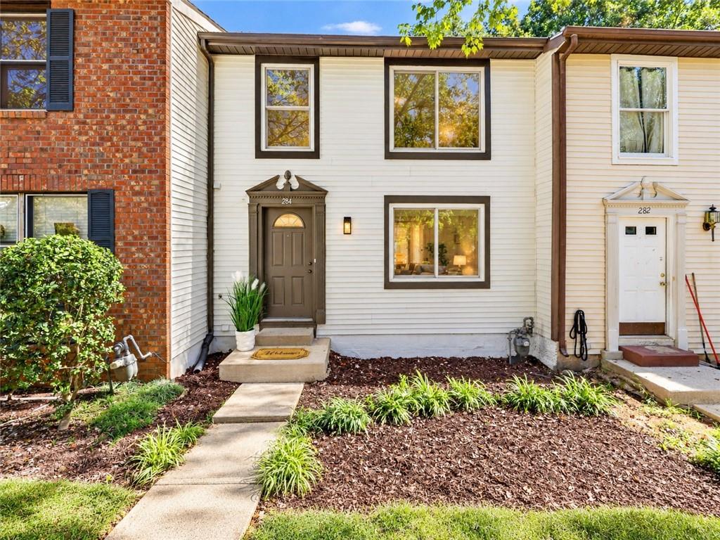 284 Roswell Commons Circle Property Photo 1