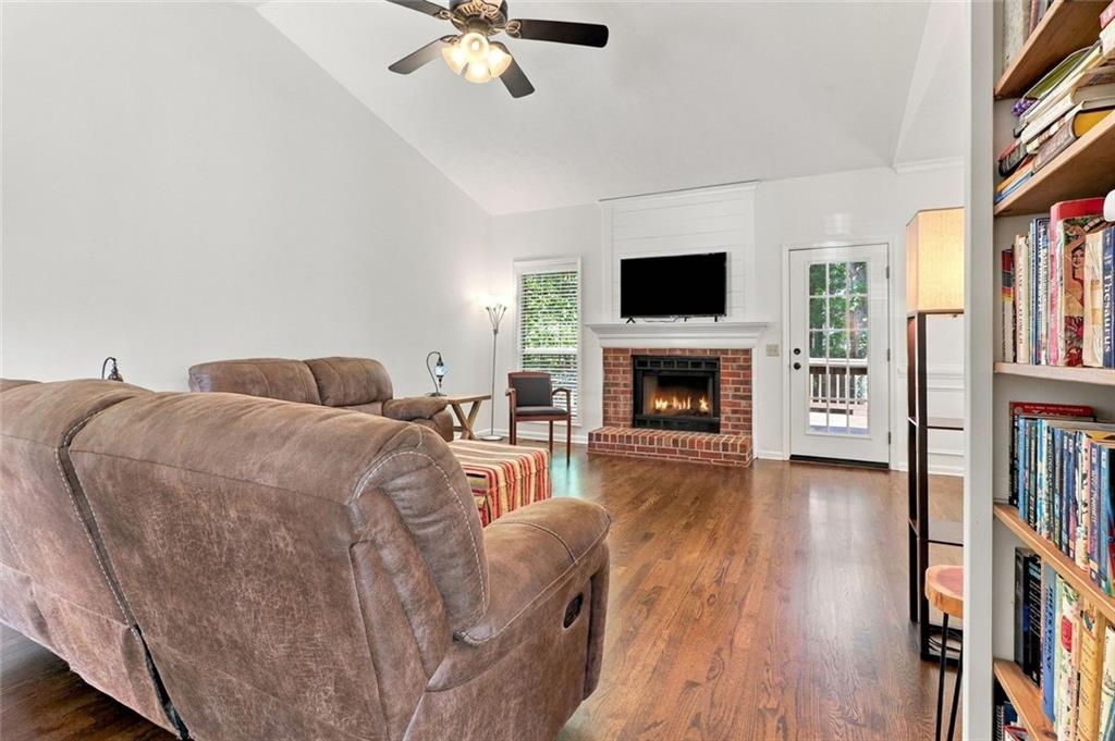 4860 Hampton Square Drive Property Photo 7