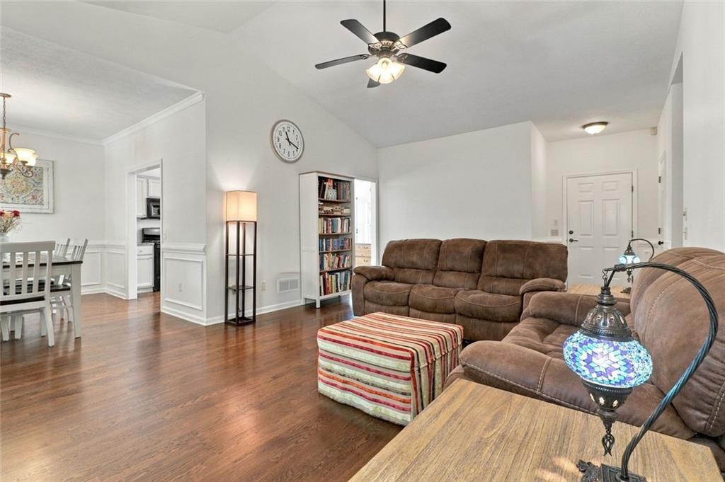 4860 Hampton Square Drive Property Photo 8
