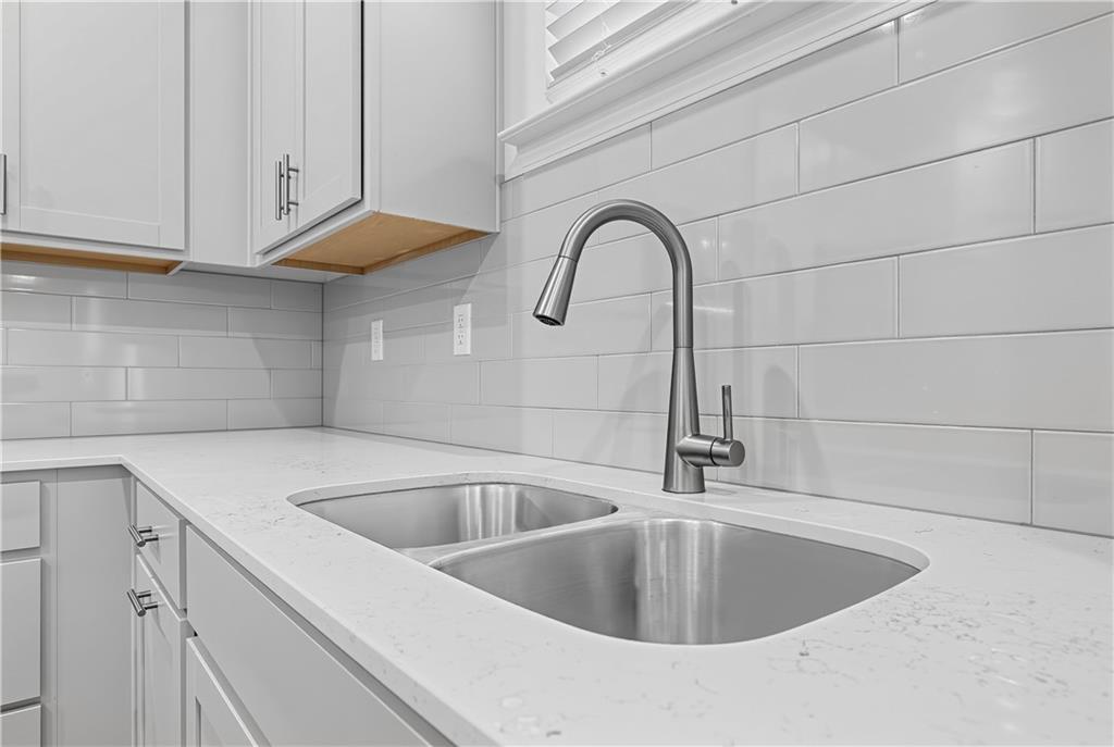 3553 Shire Park Property Photo 7
