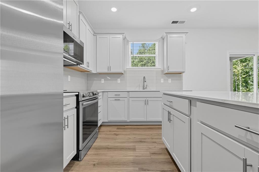 3553 Shire Park Property Photo 8