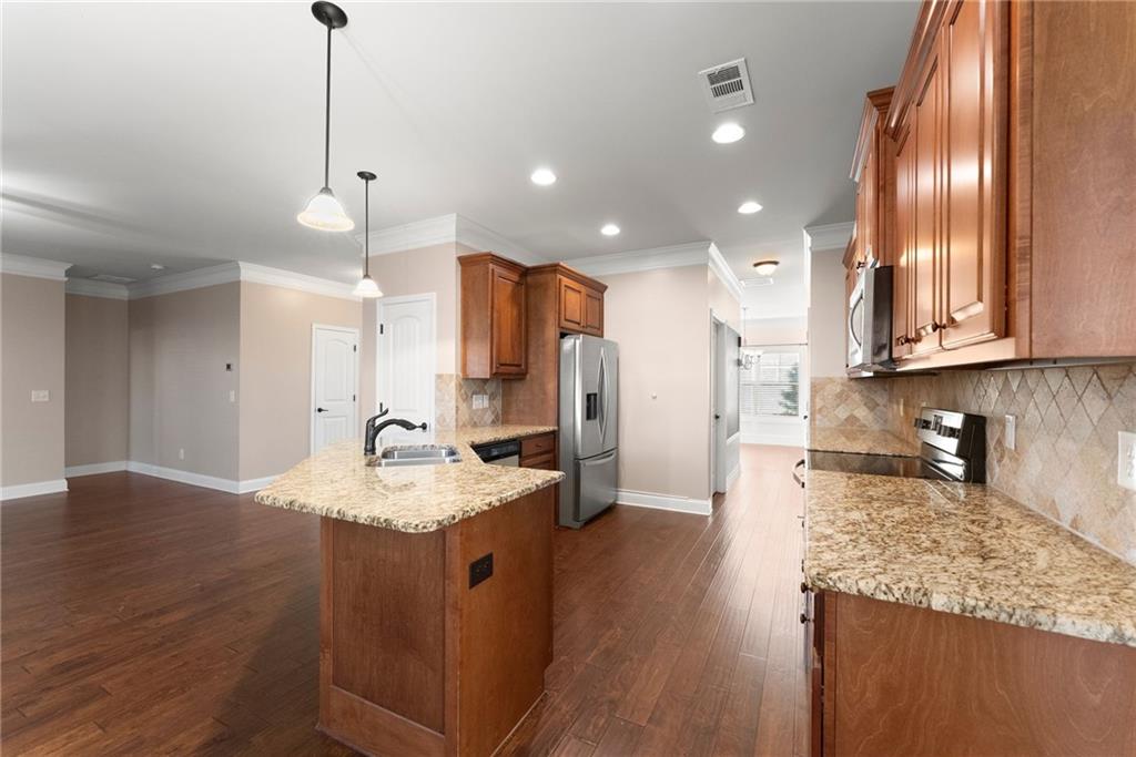 334 Red Cap Circle Property Photo 5