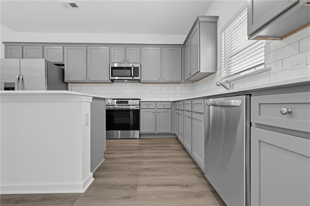 3875 Breton Cove Property Photo 8