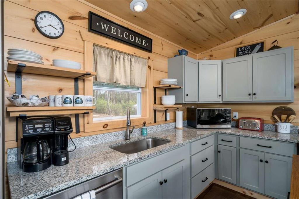 21 Riverview Circle Property Photo 14