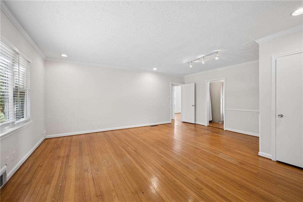 640 Webster Drive Property Photo 21