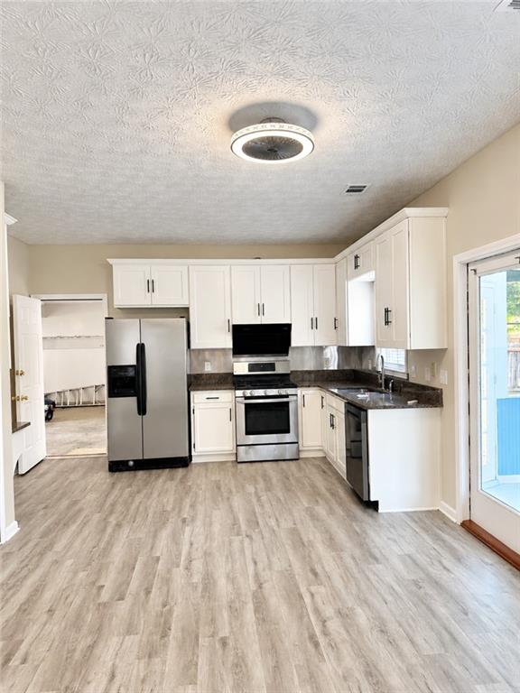 3140 Abbotts Pointe Drive Property Photo 4