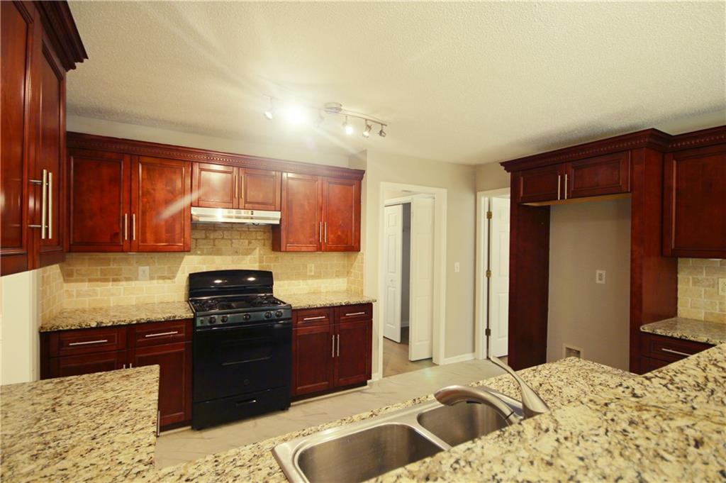 1030 Soaring Drive Property Photo 3