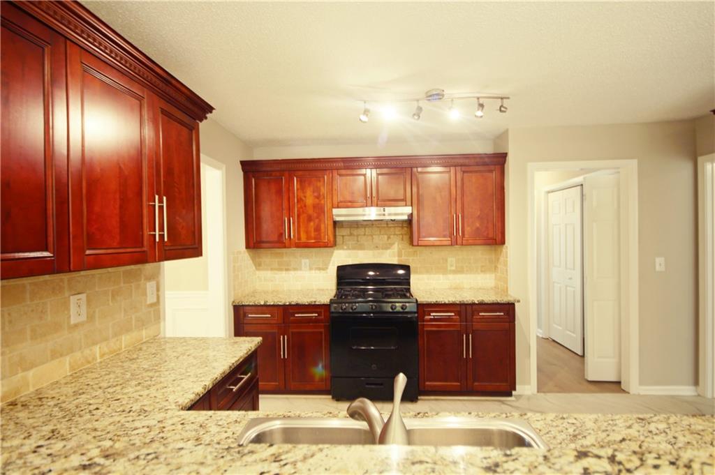 1030 Soaring Drive Property Photo 14