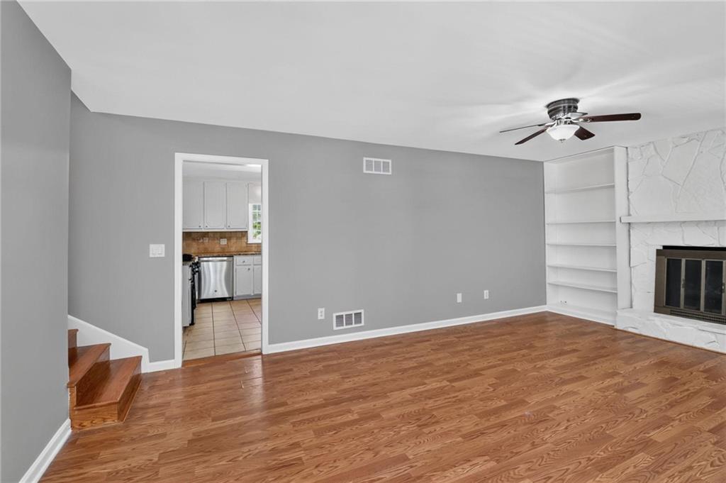 2932 Brett Circle Nw Property Photo 7