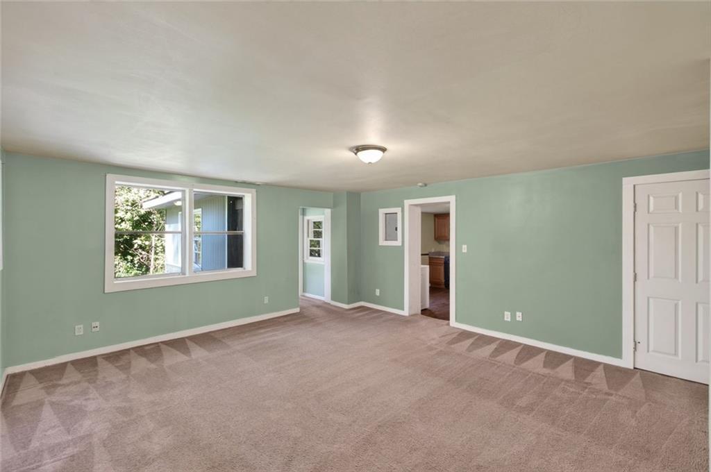 5749 Pinecrest Road Property Photo 2