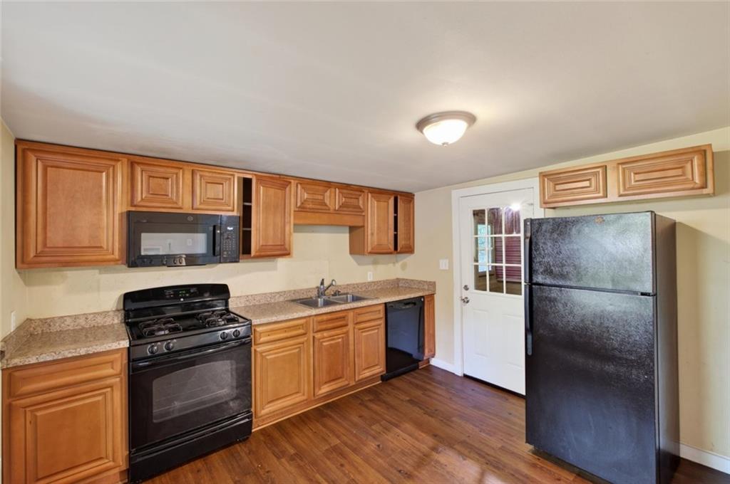 5749 Pinecrest Road Property Photo 3