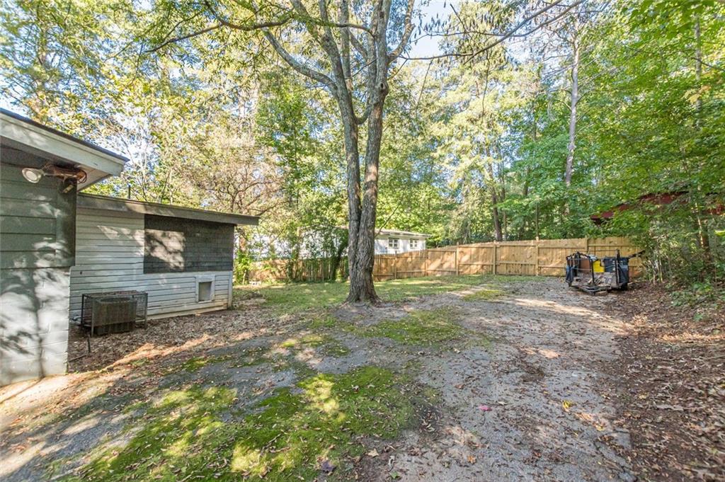 5749 Pinecrest Road Property Photo 6
