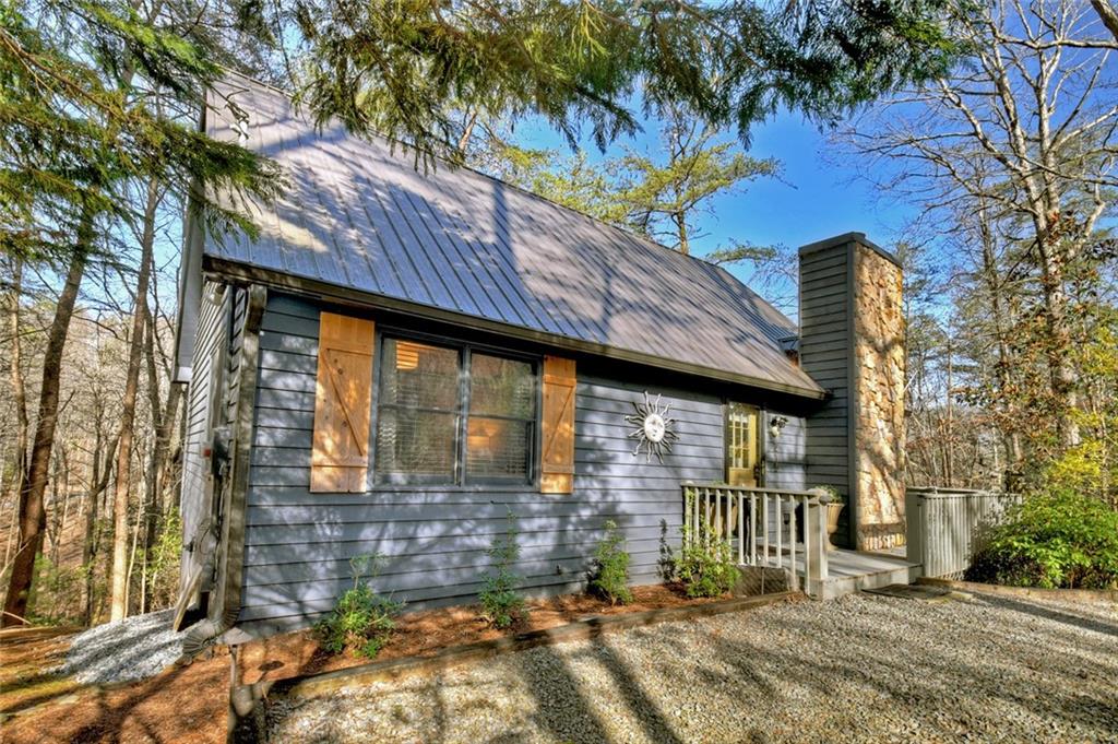 215 Valley View Road Property Photo 1