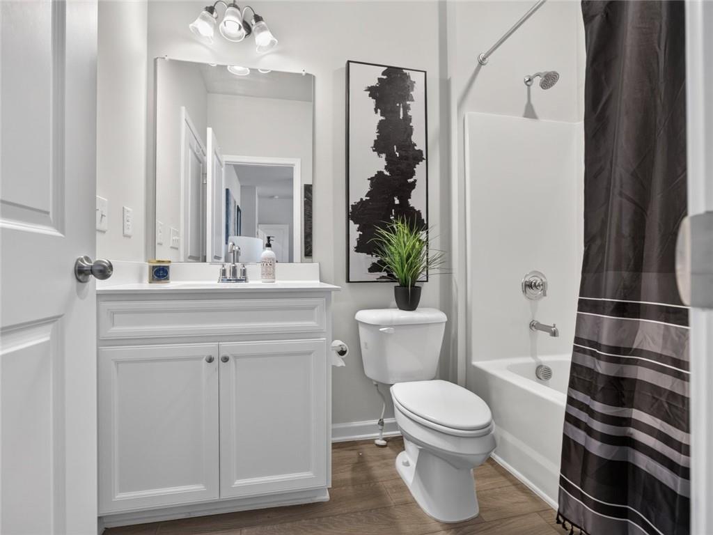518 Eagles Point Property Photo 34