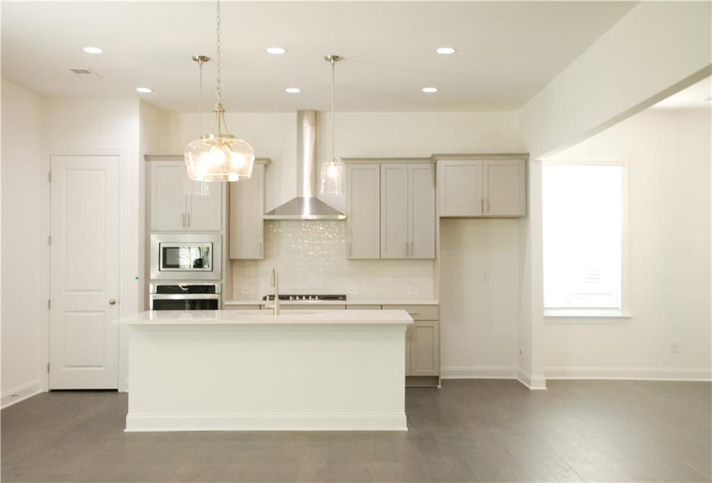 4381 Encore Blvd Property Photo 4