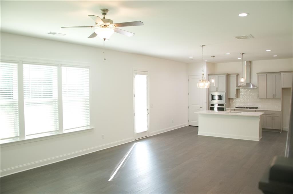 4381 Encore Blvd Property Photo 5