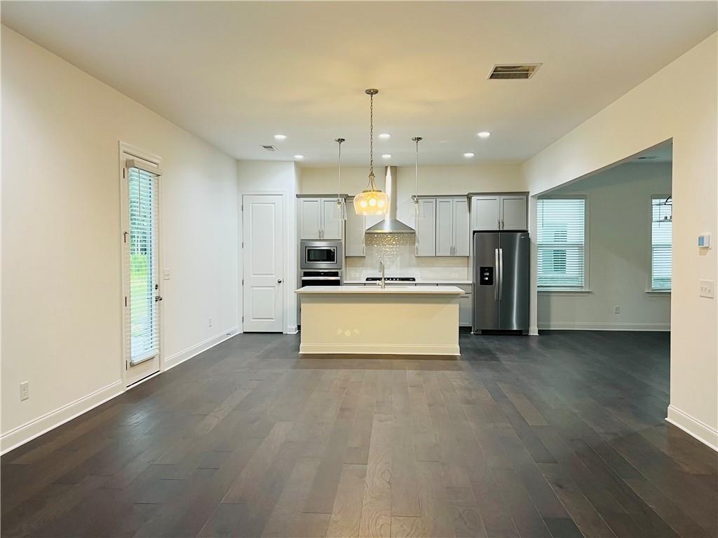 4381 Encore Blvd Property Photo 6