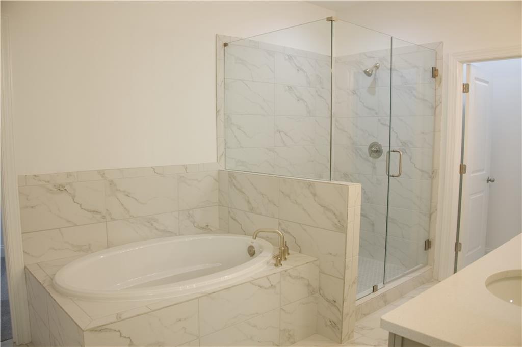 4381 Encore Blvd Property Photo 9