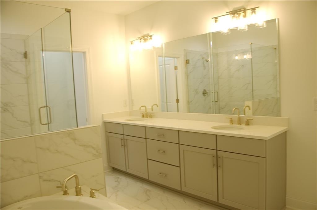 4381 Encore Blvd Property Photo 10