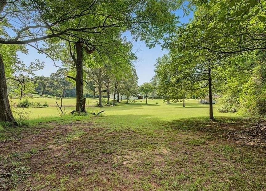 7020 Post Road Property Photo 4