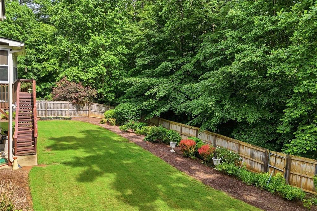 715 Crescent Circle Property Photo 8