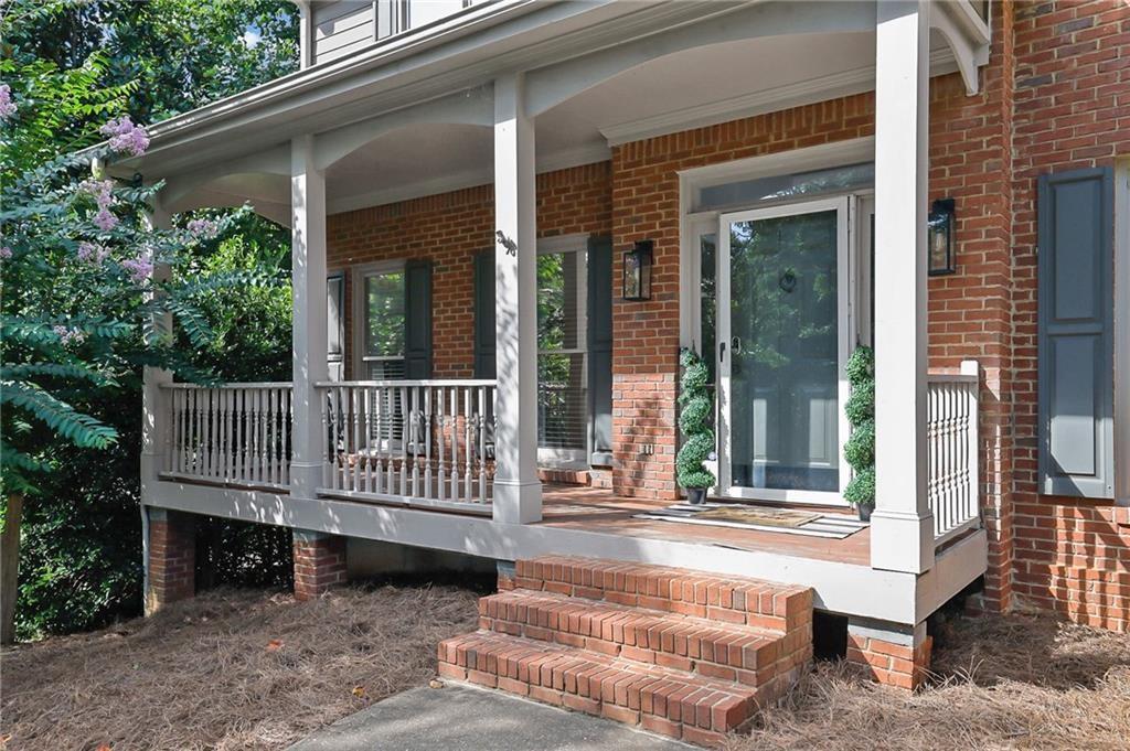 2015 Crossover Drive Property Photo 2