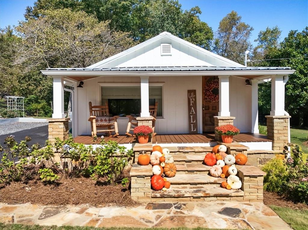 2350 Birmingham Road Property Photo 1