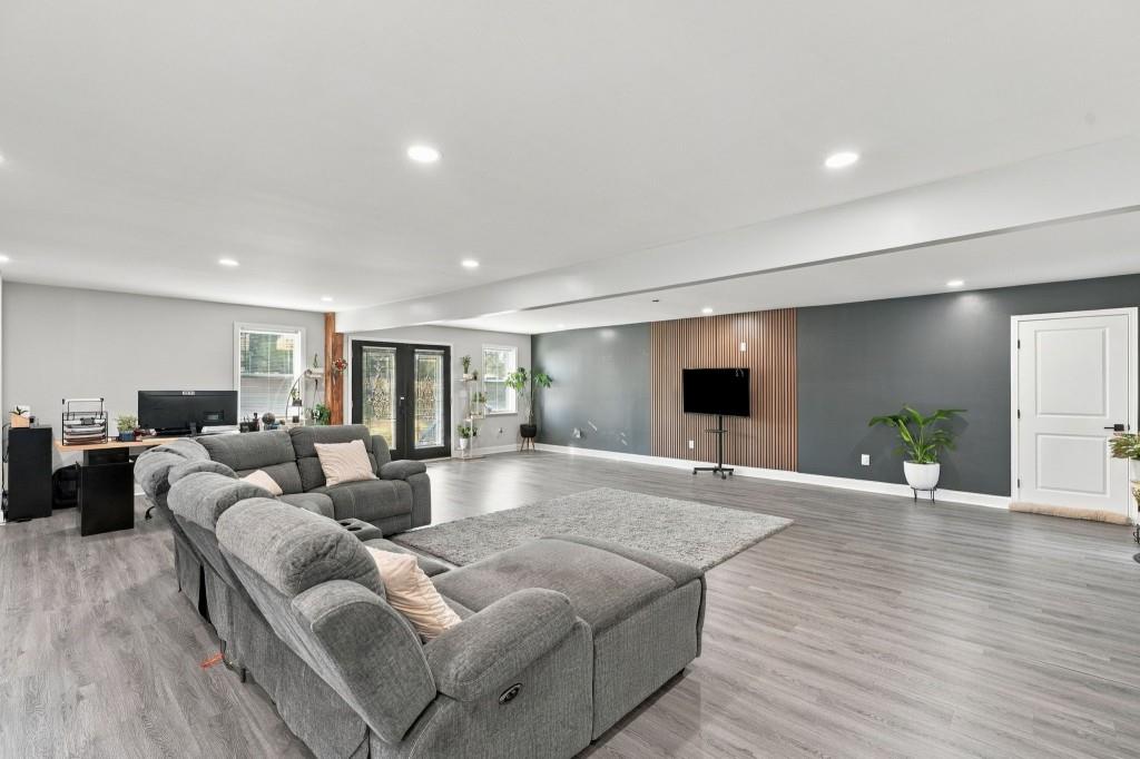 8736 Camp Road Property Photo 13