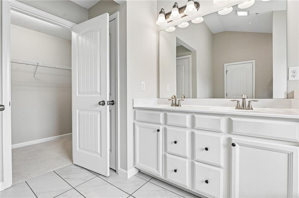 1208 Foxcroft Lane Property Photo 19