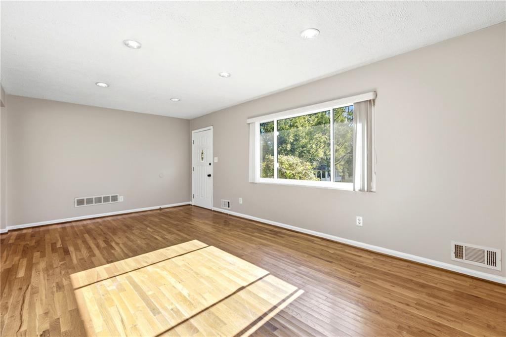 2938 Dover Drive Property Photo 6