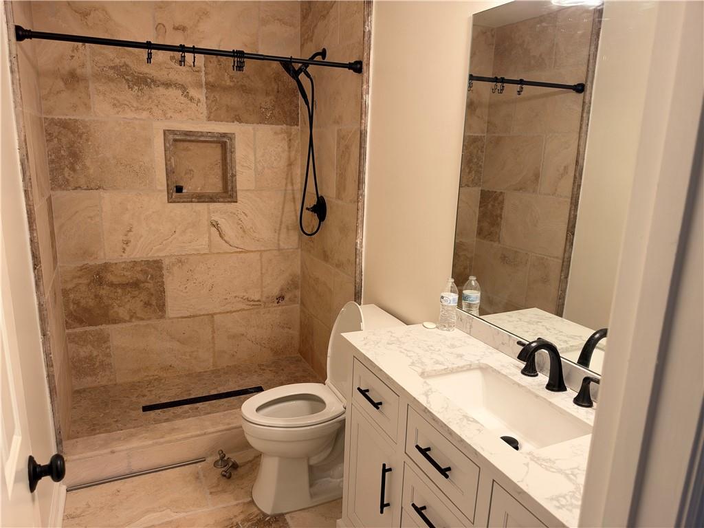 7855698 Property Photo 6