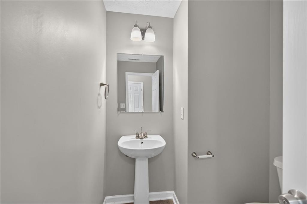 48 Chalet Crossing Property Photo 4
