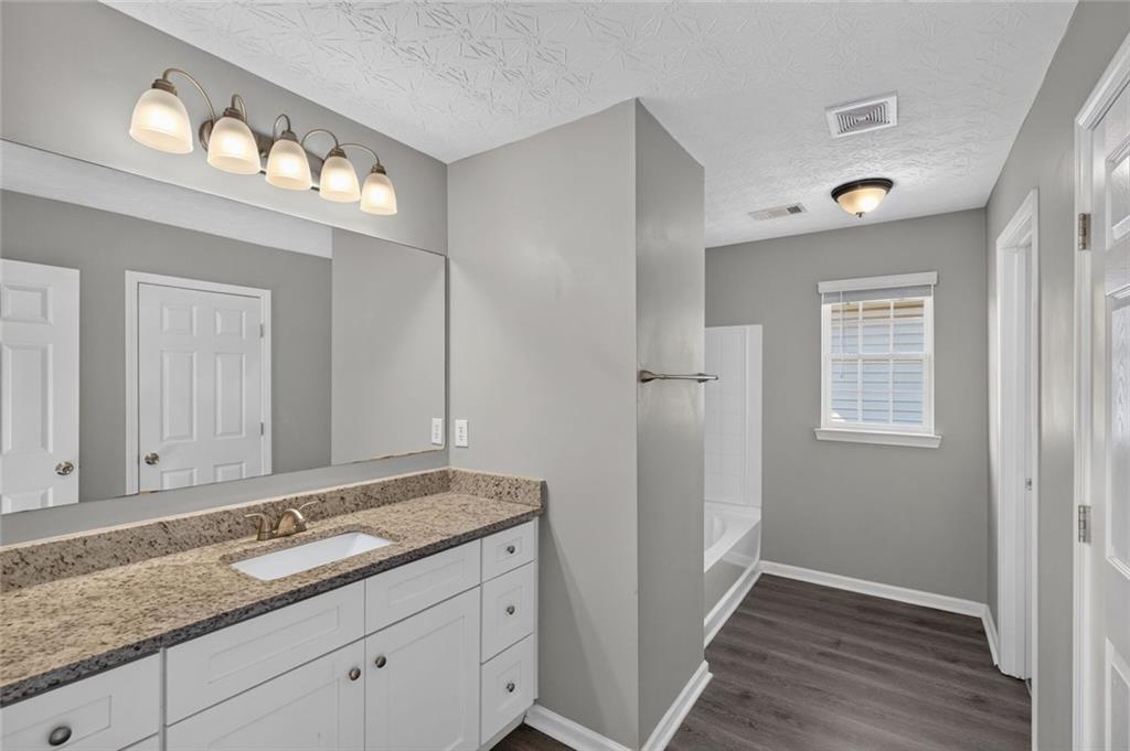 48 Chalet Crossing Property Photo 15