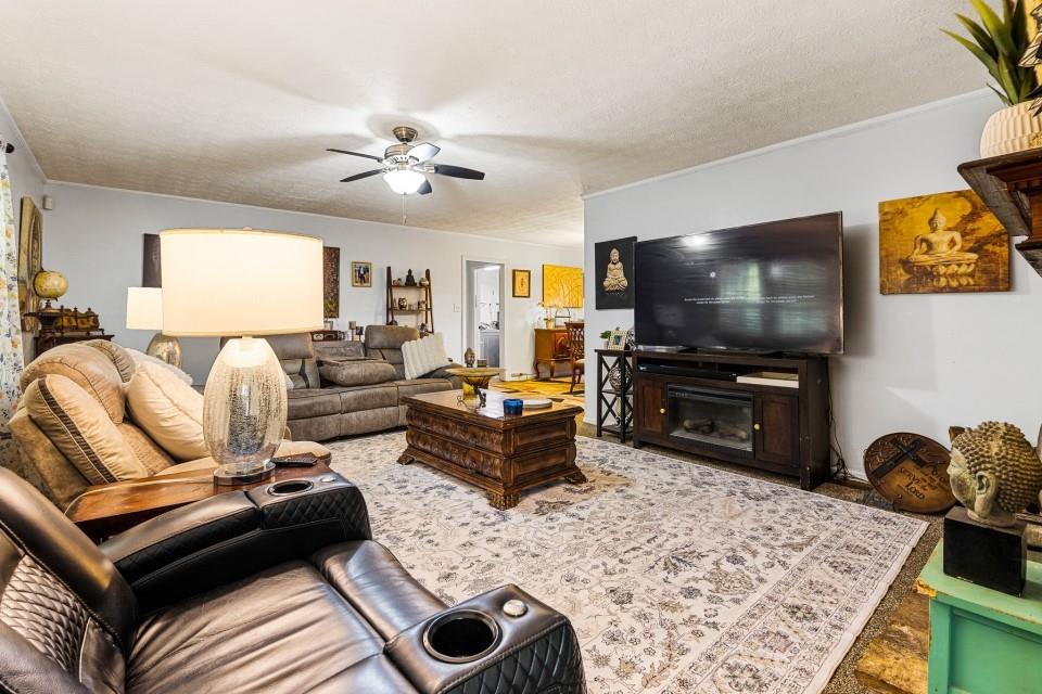 5846 Fox Run Property Photo 2