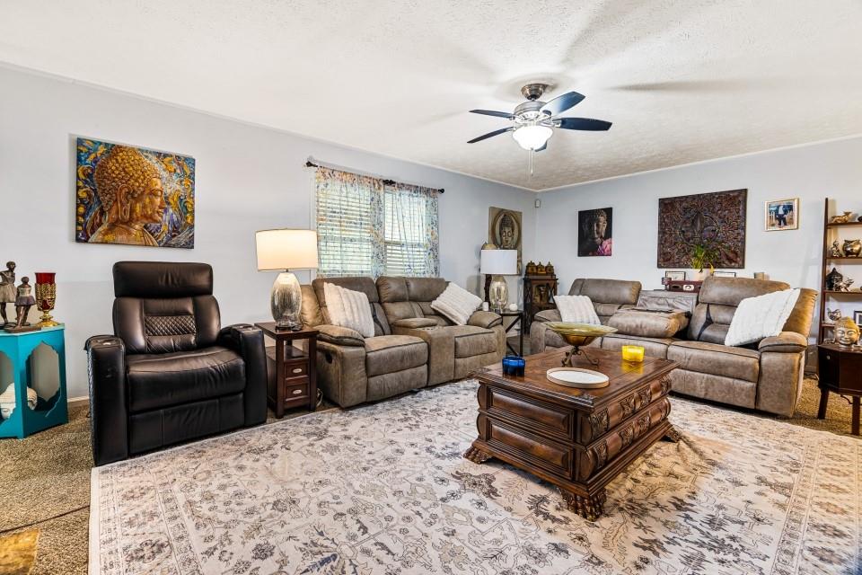 5846 Fox Run Property Photo 3