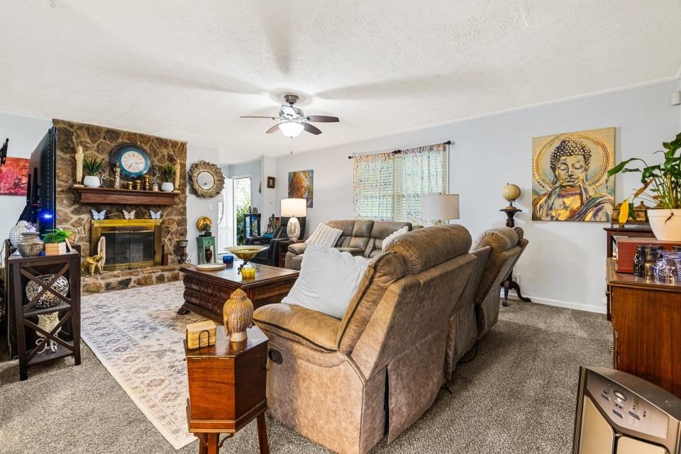 5846 Fox Run Property Photo 4