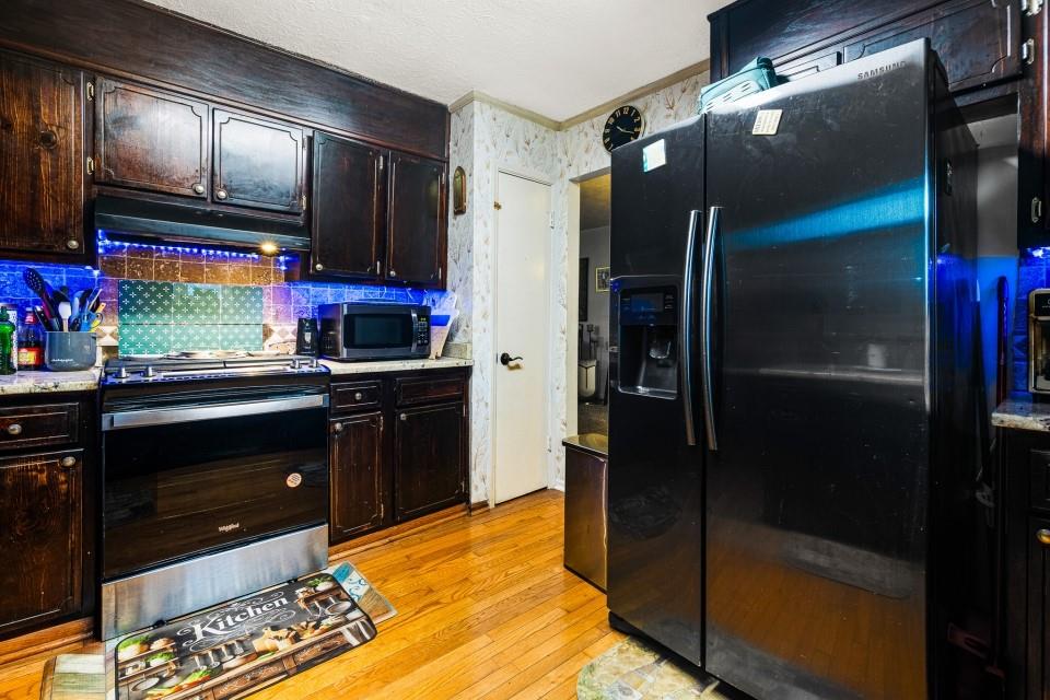 5846 Fox Run Property Photo 6