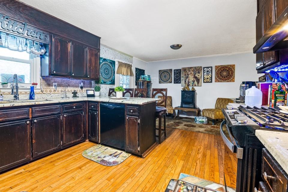 5846 Fox Run Property Photo 7