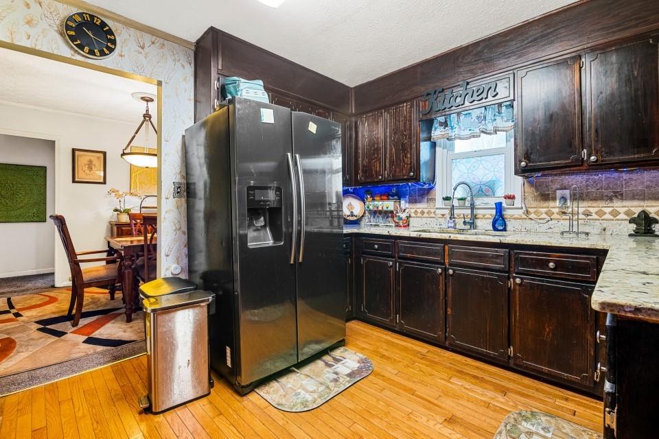 5846 Fox Run Property Photo 8