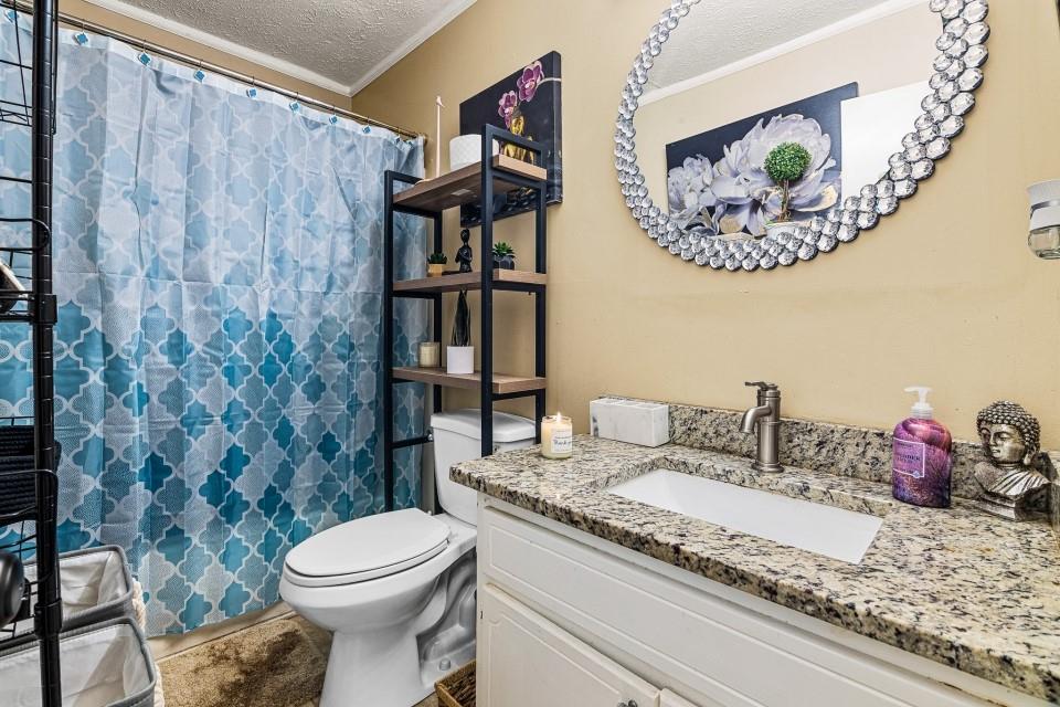 5846 Fox Run Property Photo 15