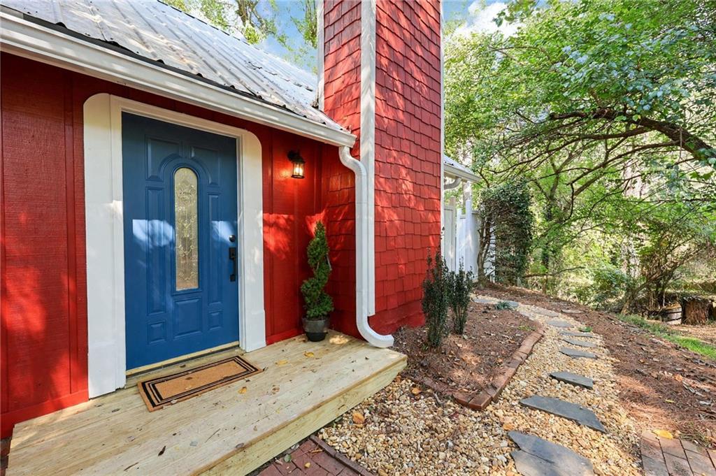 9060 Ruby Lane Property Photo 4