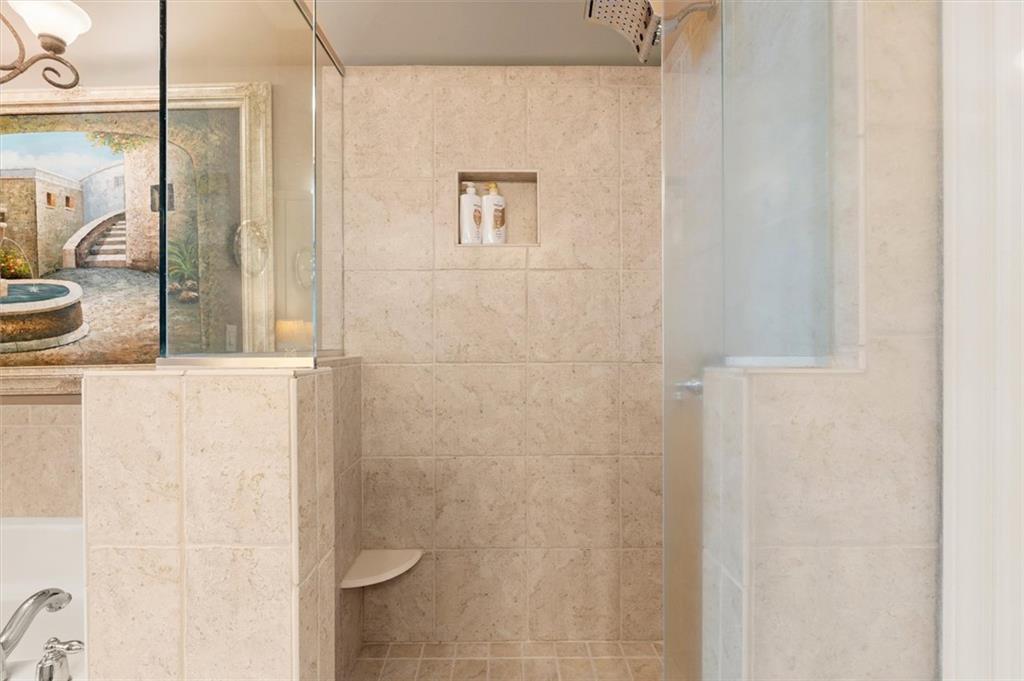 560 Kendemere Pointe Property Photo 18
