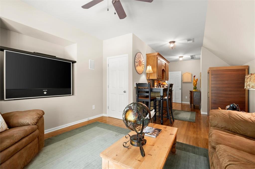 560 Kendemere Pointe Property Photo 29