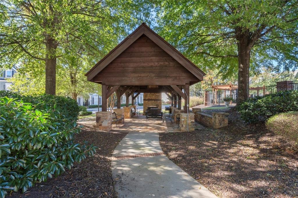 560 Kendemere Pointe Property Photo 44