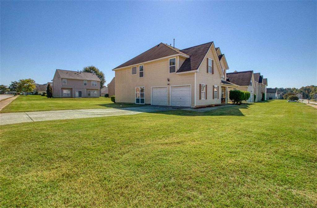 11608 Sarah Loop Property Photo 4