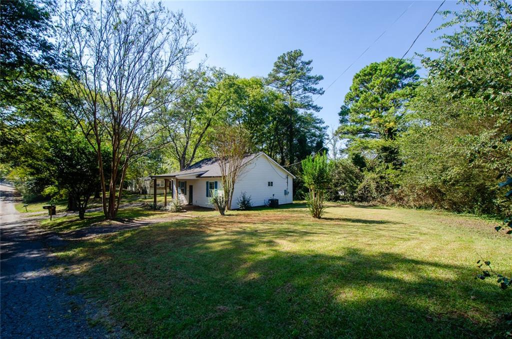 19 Lakeview Drive Se Property Photo 3