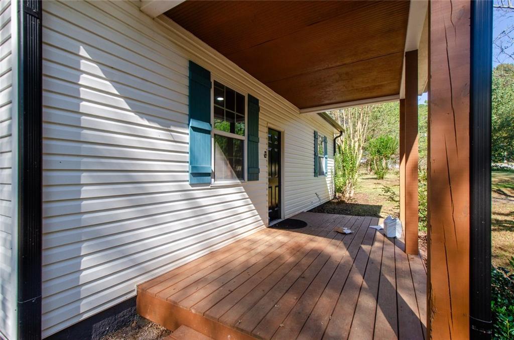 19 Lakeview Drive Se Property Photo 5