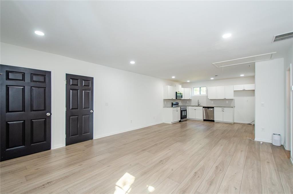 19 Lakeview Drive Se Property Photo 9